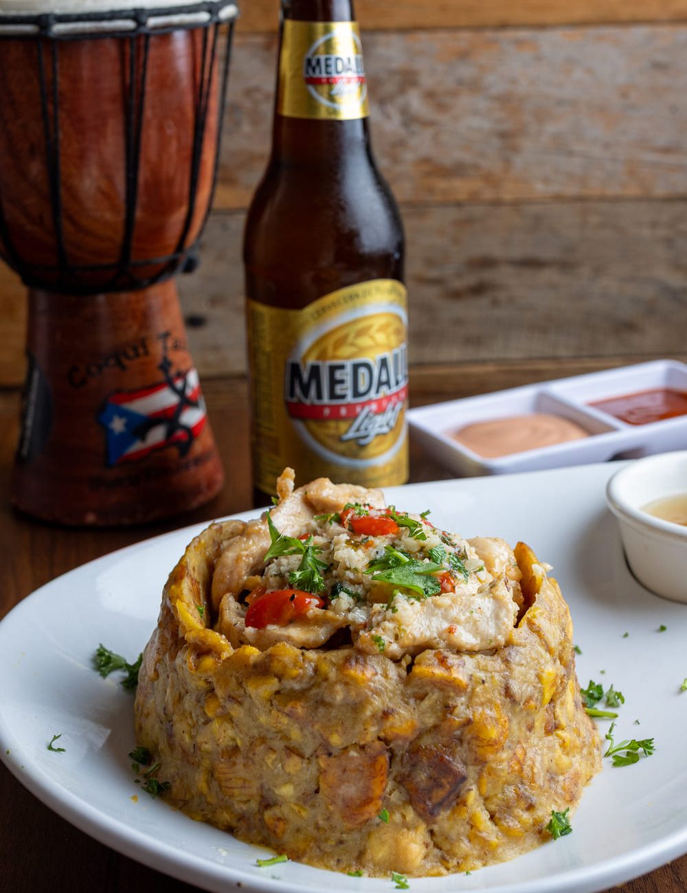 Esp. Pollo al Ajillo relleno